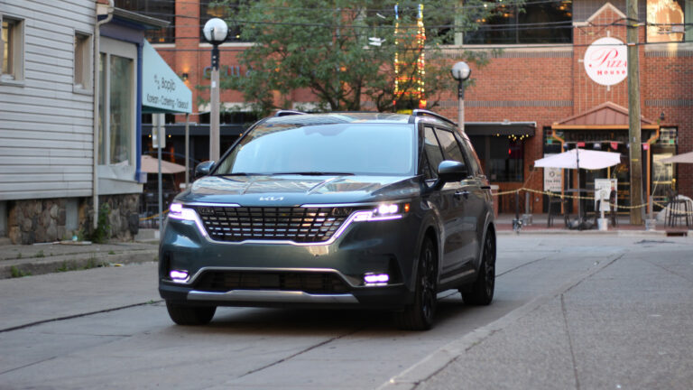 2023 Kia Carnival Review | It’s the model winner