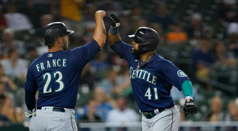 MLB Roundup: Mariners, Rays win, keep forward of Blue Jays in wild-card race