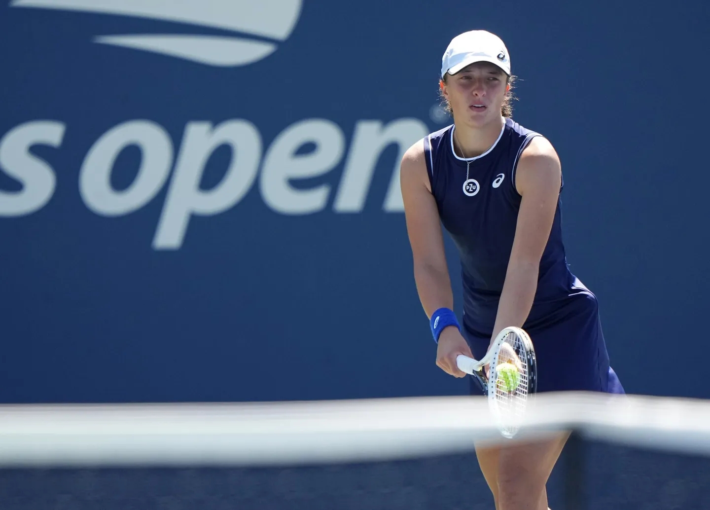 US Open 2022 LIVE: Favourite to lift title, World No 1 Iga Swiatek VERY UPSET with 'lighter' balls at Flushing Meadows, says 'They fly like crazy'