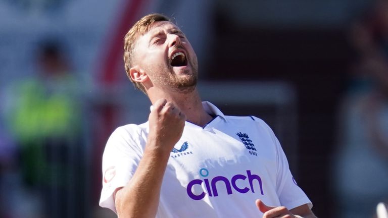 Michael Atherton and Shaun Pollock analyse Ollie Robinson's bowling performance on his return to Test cricket