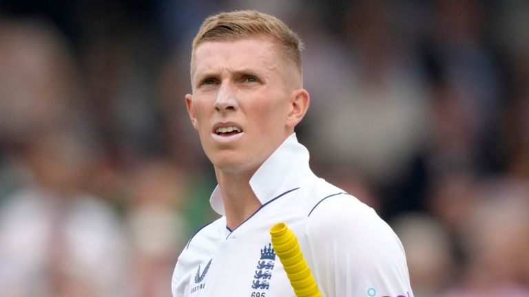 Zak Crawley scored 17 in 77 balls by the end of the opening day