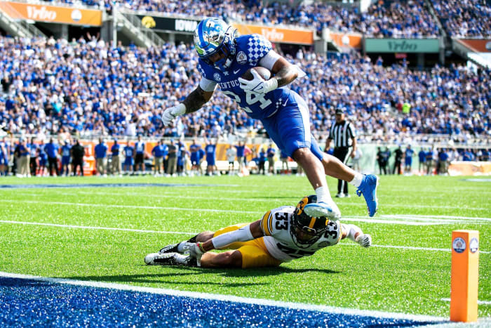 No. 7 Kentucky (4-0, 1-0 in SEC) at No 14 Mississippi (4-0, 0-0 in SEC), Noon, Saturday, ESPN