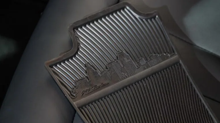 Chrysler-200-Detroit-Skyline-on-Floor-Mats-Auto-Parts-Warehouse