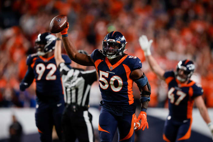 Broncos defense buying Russell Wilson time
