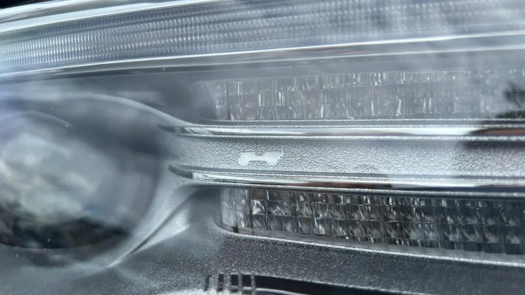 Jeep grand cherokee headlight
