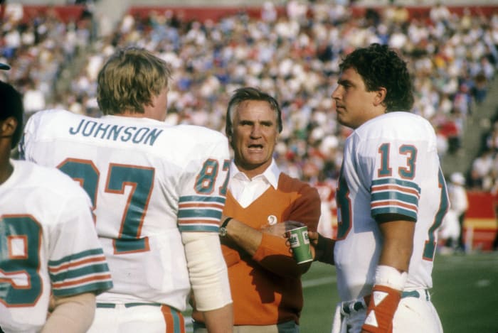 Marino takes over as the Dolphins’ starter