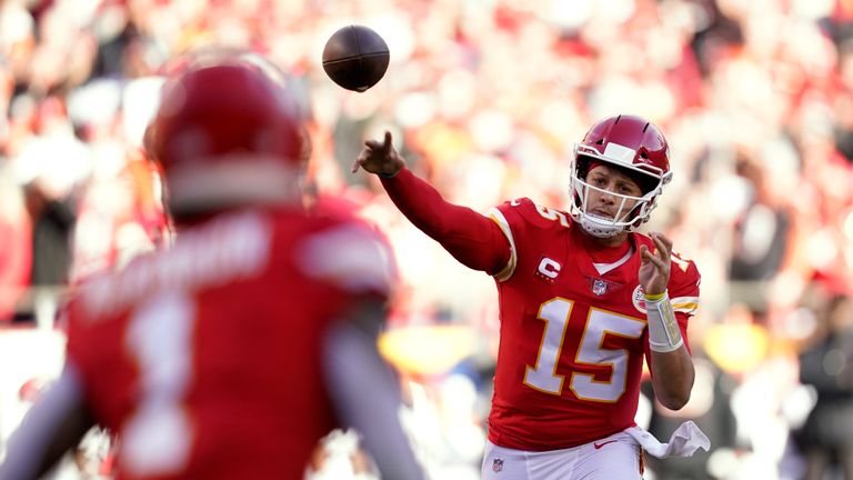 Watch the top 10 plays by Kansas City Chiefs quarterback Patrick Mahomes from the 2021 NFL season.