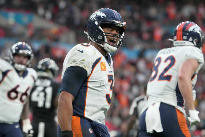 Russell Wilson, Broncos pause rampant scrutiny