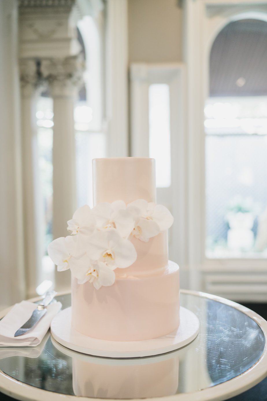 Close up of floral flower cake