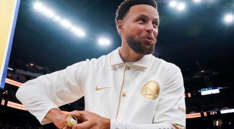 Stephen Curry, Warriors have fun championship, beat Lakers