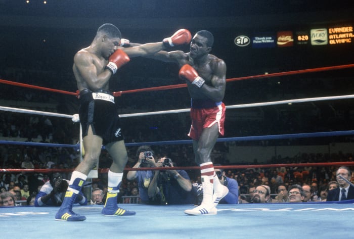 Holyfield fights in the Cruiserweight division