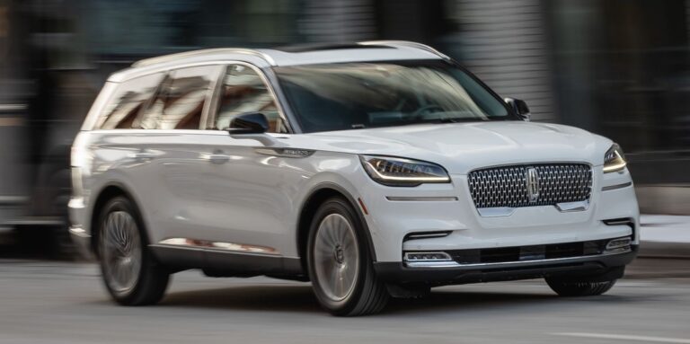 2023 Lincoln Aviator Review, Pricing, and Specs