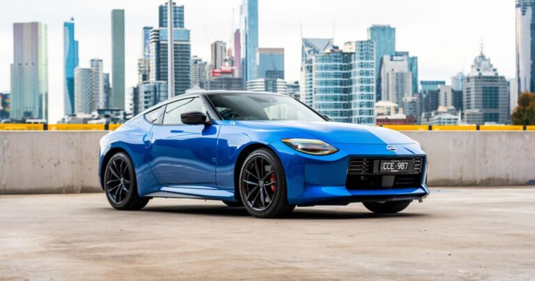 2023 Nissan Z handbook evaluate