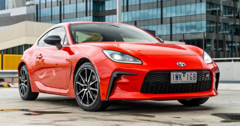 2023 Toyota GR86 GT overview
