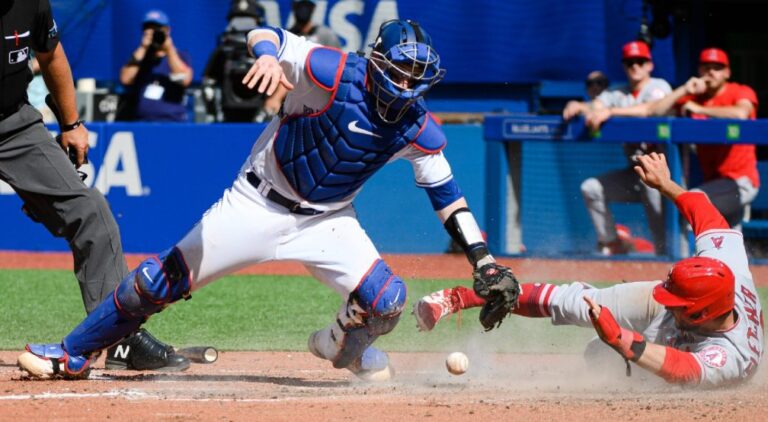 Catching Conundrum: Weighing execs and cons of buying and selling every Blue Jays backstop