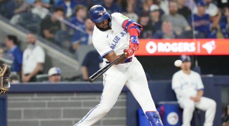 Blue Jays’ Guerrero Jr. impresses Encarnacion as he nears 200 hits