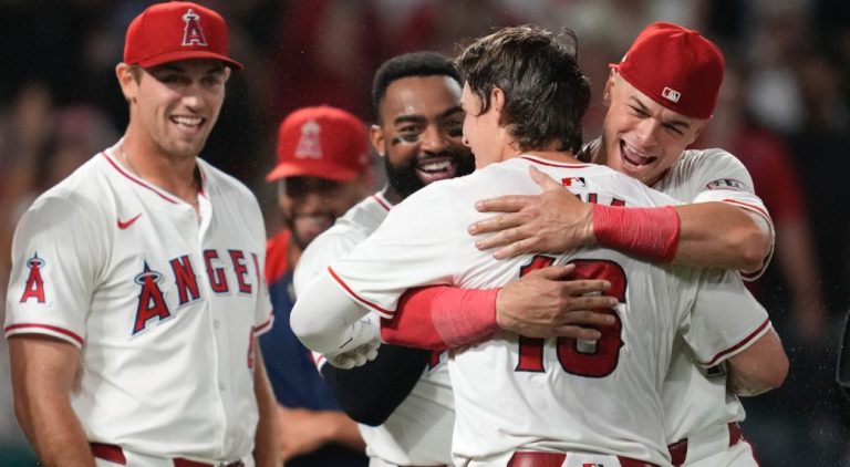 Moniak’s two late homers, together with walk-off shot, rally Angels previous Mariners