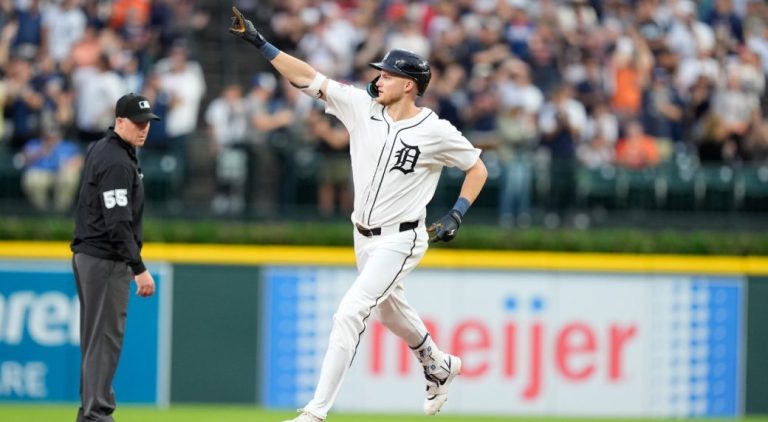 Tigers clinch wild-card spot, snap 10-year playoff drought