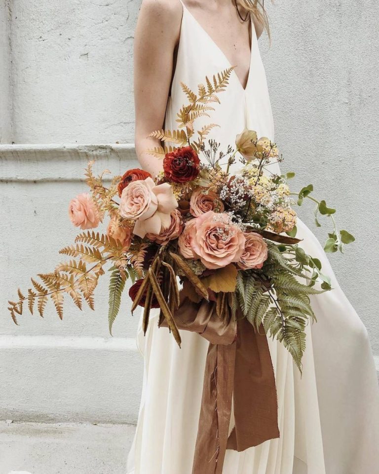What’s in Season: Your Essential Guide to Autumn Wedding Flowers