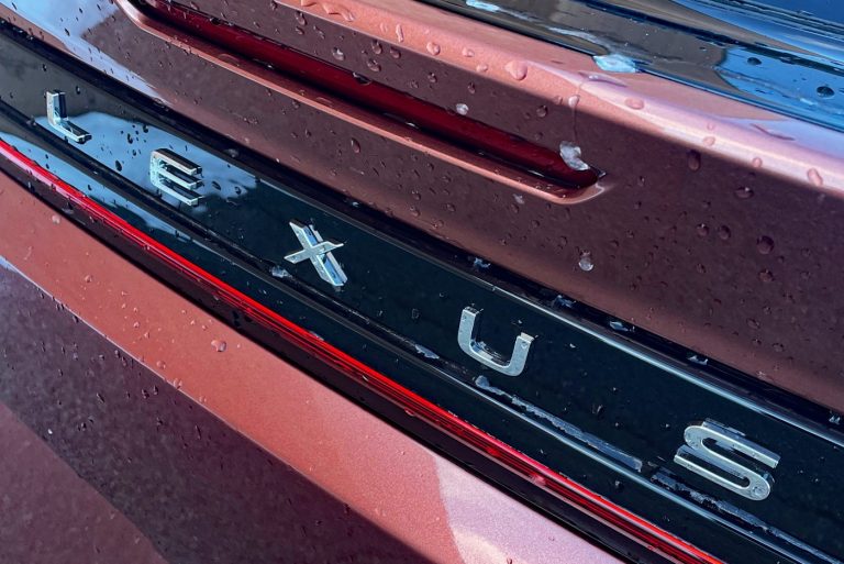 2025 Lexus RZ 450e Luxury: 5 Cool Issues