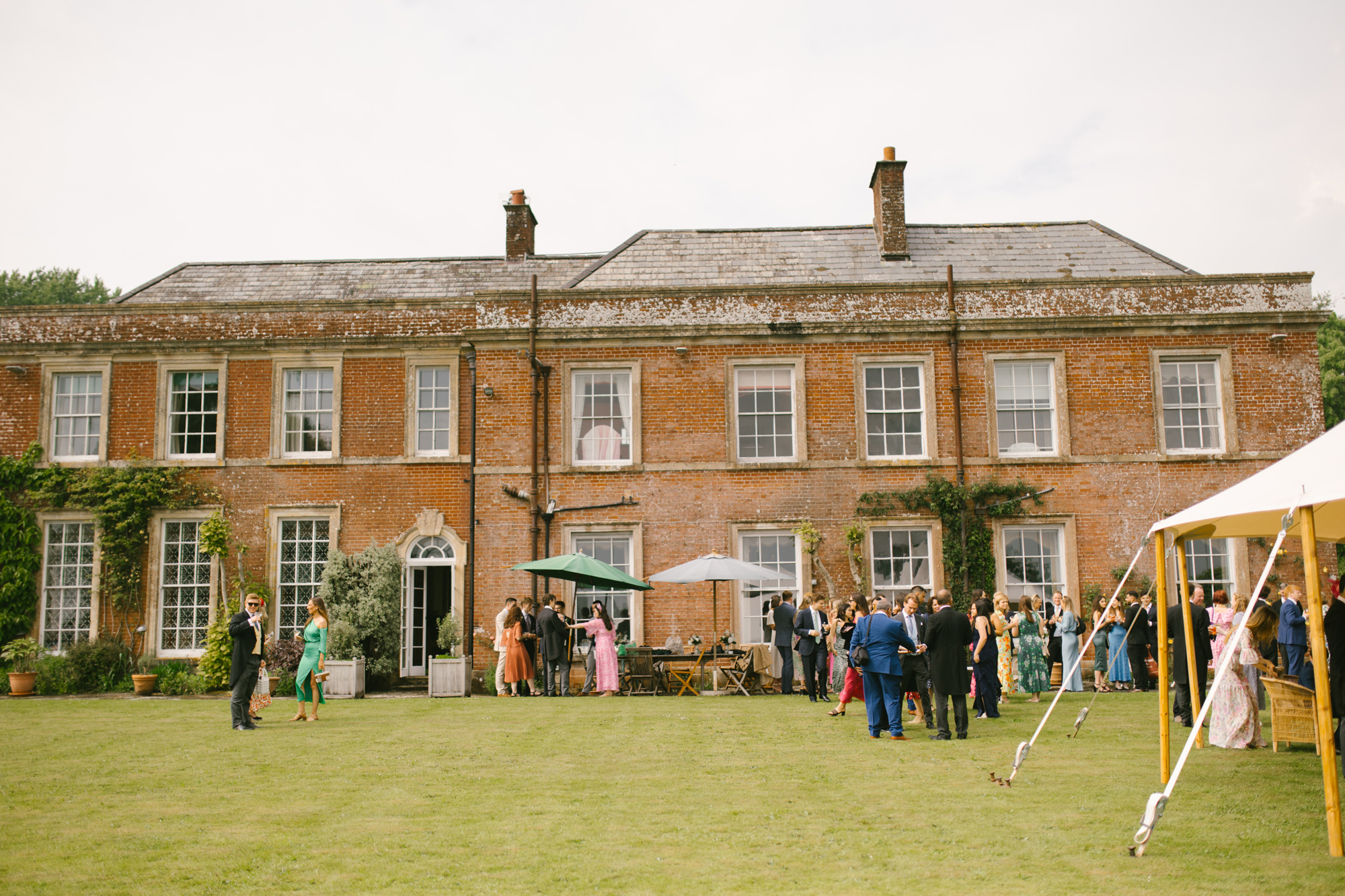 A Josephine Scott Bride & her Romantic Spring Wedding in Somerset 38 96 Josephine Scott brida Love My Dress