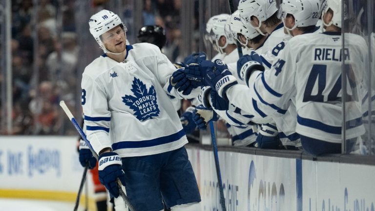 Steven Lorentz performs hero as Maple Leafs squeak by Ducks