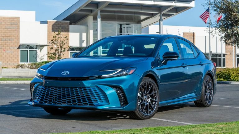 2025 Toyota Camry vs. 2025 Hyundai Sonata