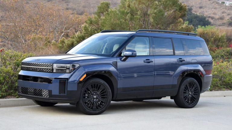 2025 Hyundai Santa Fe vs. 2025 Volkswagen Atlas Cross Sport Comparison