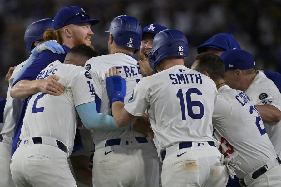 MLB: Chicago White Sox at Los Angeles Dodgers