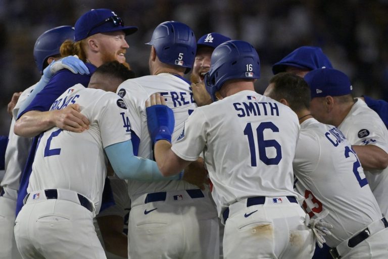 Deadspin | MLB roundup: Dodgers win as Clayton Kershaw will get 3,000th Ok
