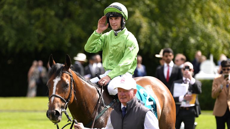 Jason Hart returns victorious aboard Jm Jungle