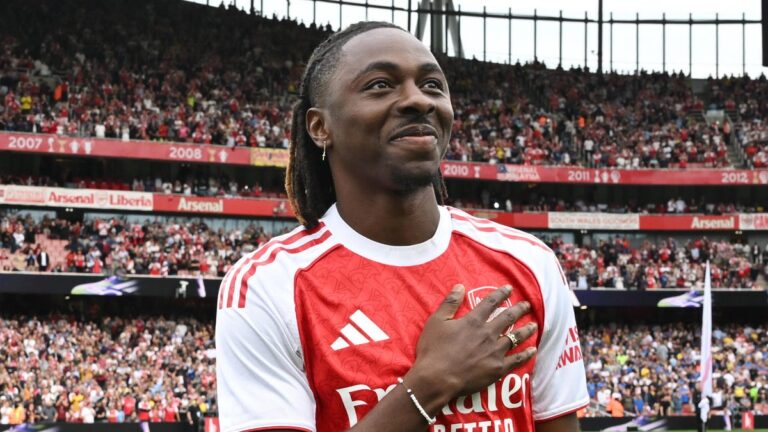 Premier League Soccer: Livestream Liverpool vs. Arsenal From Anyplace