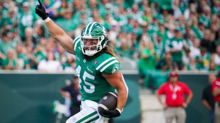 Saskatchewan Roughriders edge Winnipeg Blue Bombers in wild end