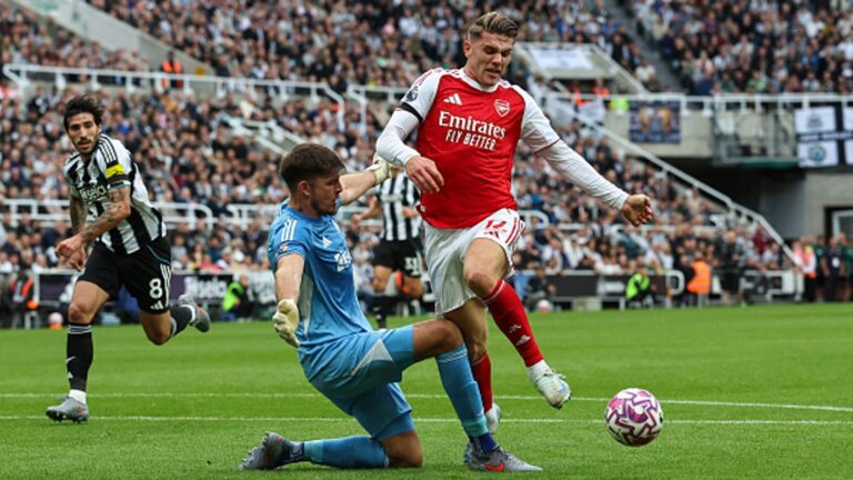 Match Officials Mic’d Up: Howard Webb says VAR was proper to overturn Arsenal’s ‘penalty’ at Newcastle