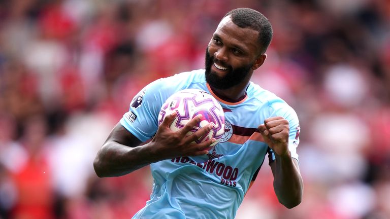 Brentford's Igor Thiago celebrates scoring from the penalty spot