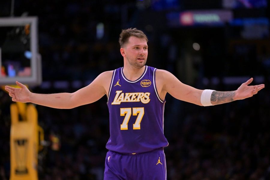 NBA: Dallas Mavericks at Los Angeles Lakers