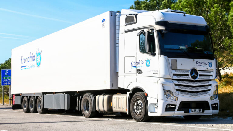 Every Semi Truck Brand Owned By Daimler – Jalopnik