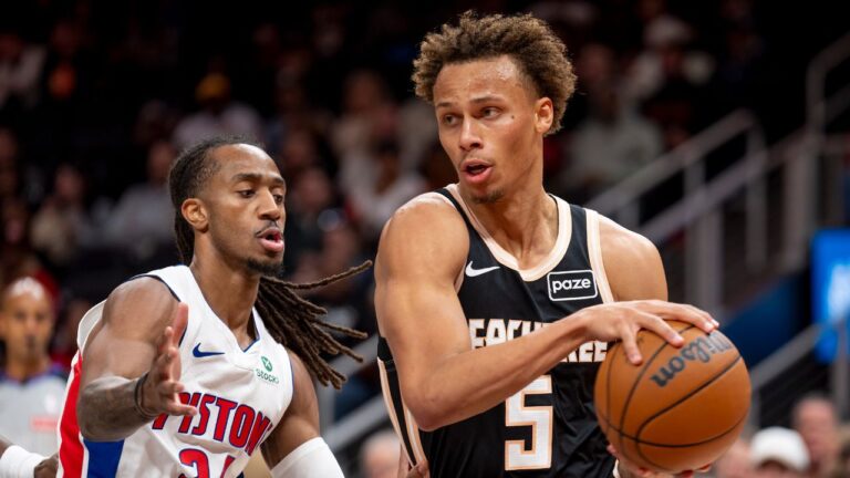 Roundup: Pistons prolong win streak to 11 with victory over Hawks