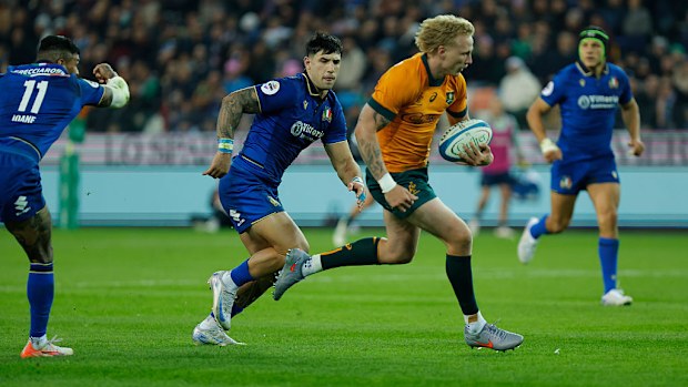 Carter Gordon of Australia plays.