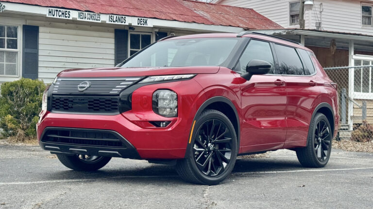 2026 Nissan Rogue Plug-In Hybrid Is A Slow-Charging But Solid Placeholder For Next Year’s Rogue E-Power Hybrid – Jalopnik