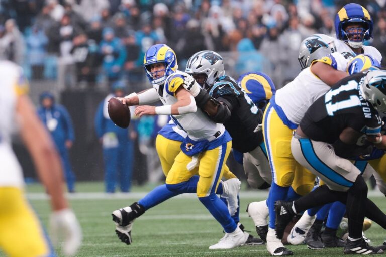 Deadspin | NFL roundup: Panthers stymie Matthew Stafford, finish Rams’ streak