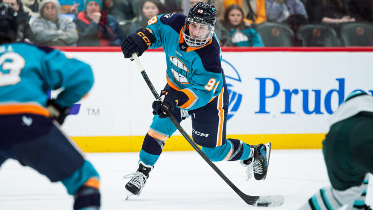 Rookie sniper Kristyna Kaltounkova on the Sirens’ hunt for a profitable season