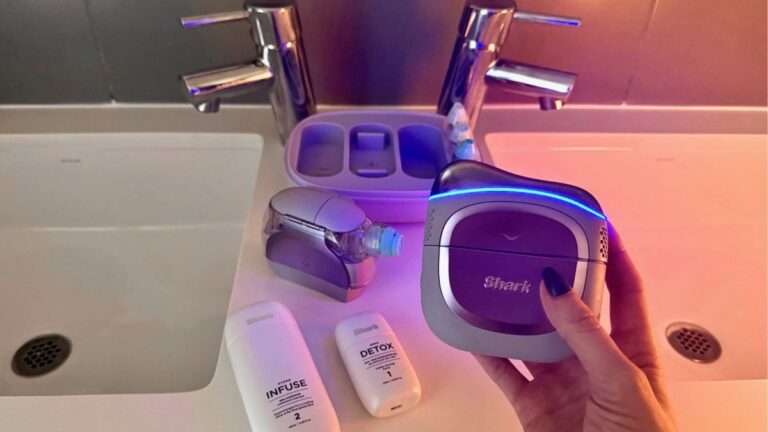Shark FacialPro Glow overview: Is the pore-clearing magnificence device price it?