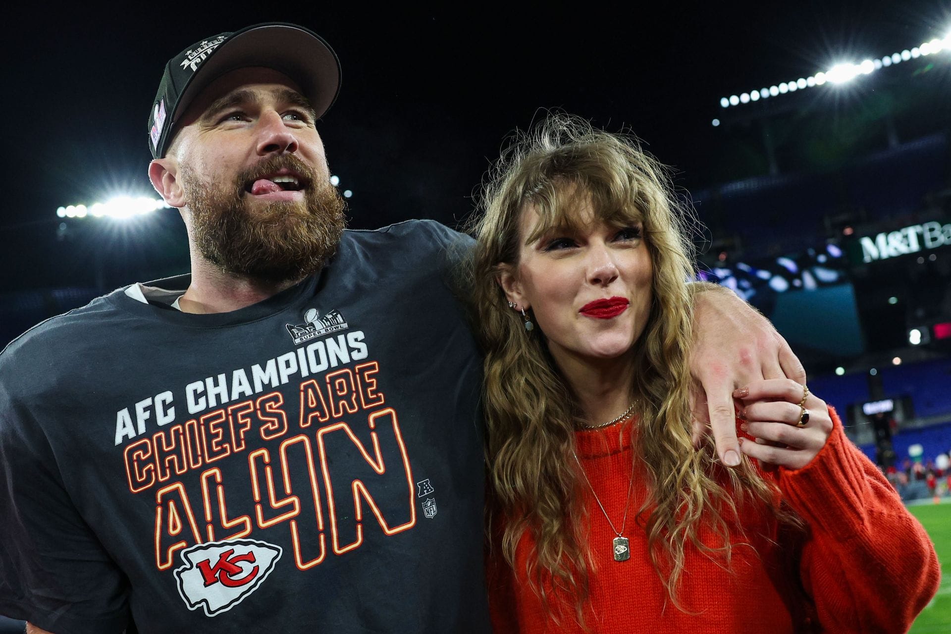 Travis Kelce and Taylor Swift (Image via Getty Images)