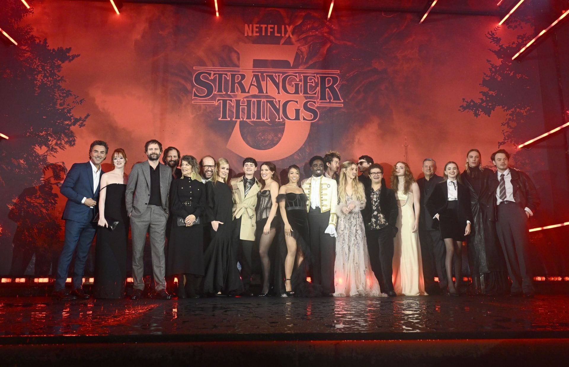 "Stranger Things 5" cast (Image via Getty Images)