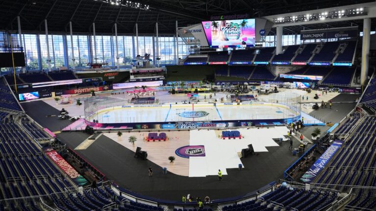 Outdoor hockey in Miami is definitely going to occur, when Panthers host Rangers