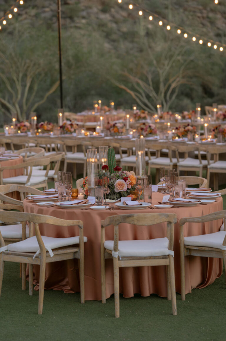 An Arizona Desert Wedding with Terracotta, Apricot, and Sandstone Hues Beneath the Tortolita Mountains