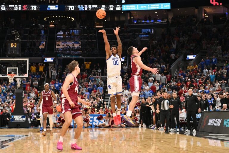 Deadspin | NCAA match roundup: Otega Oweh saves Kentucky with buzzer-beating financial institution shot