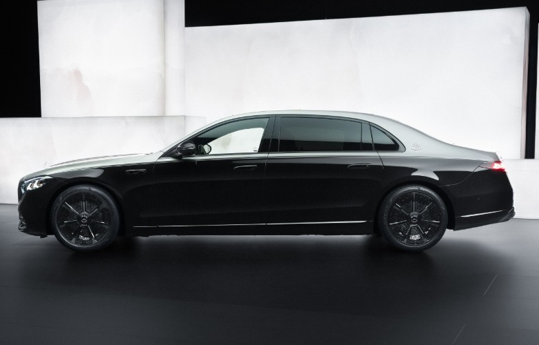 2027 Mercedes-Maybach S-Class side view