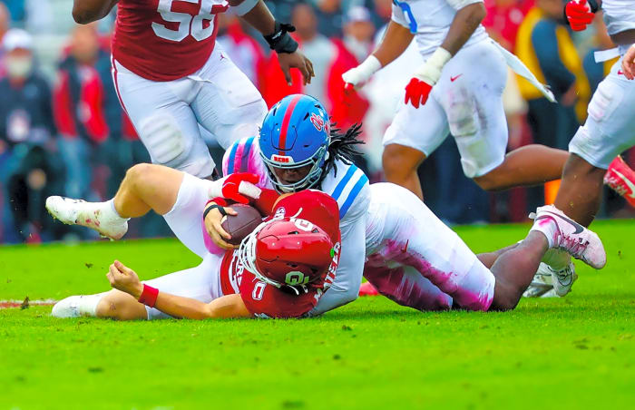 Philadelphia Eagles: Princewill Umanmielen, EDGE, LSU